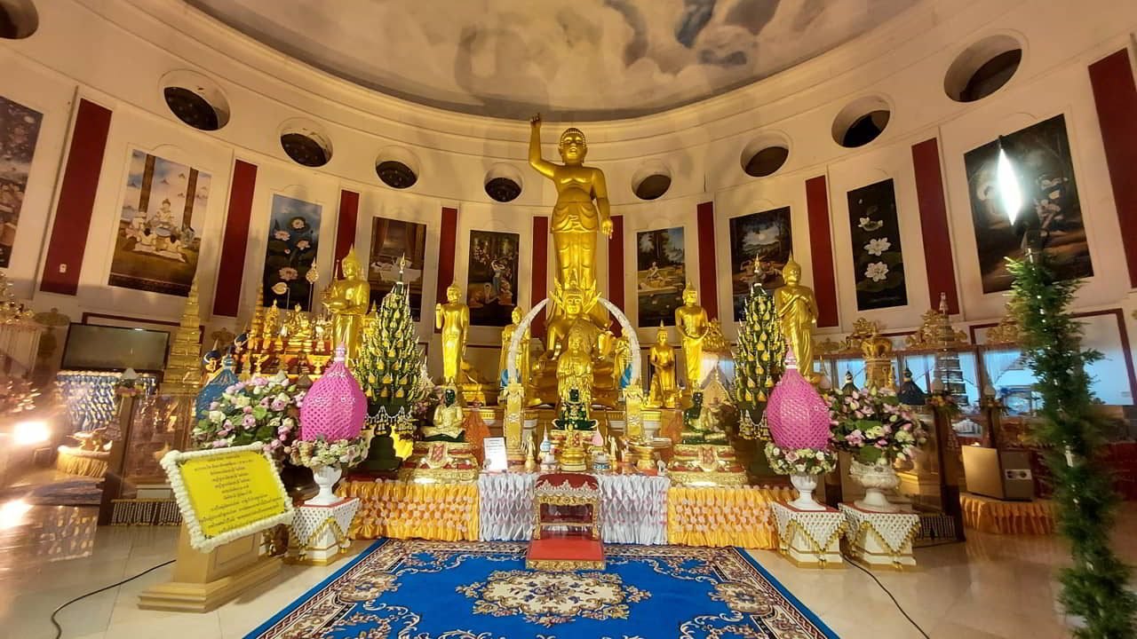 Baan Sukhawadee interior art