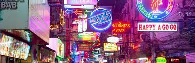 Nachtzicht op Pattaya en de kustlijn