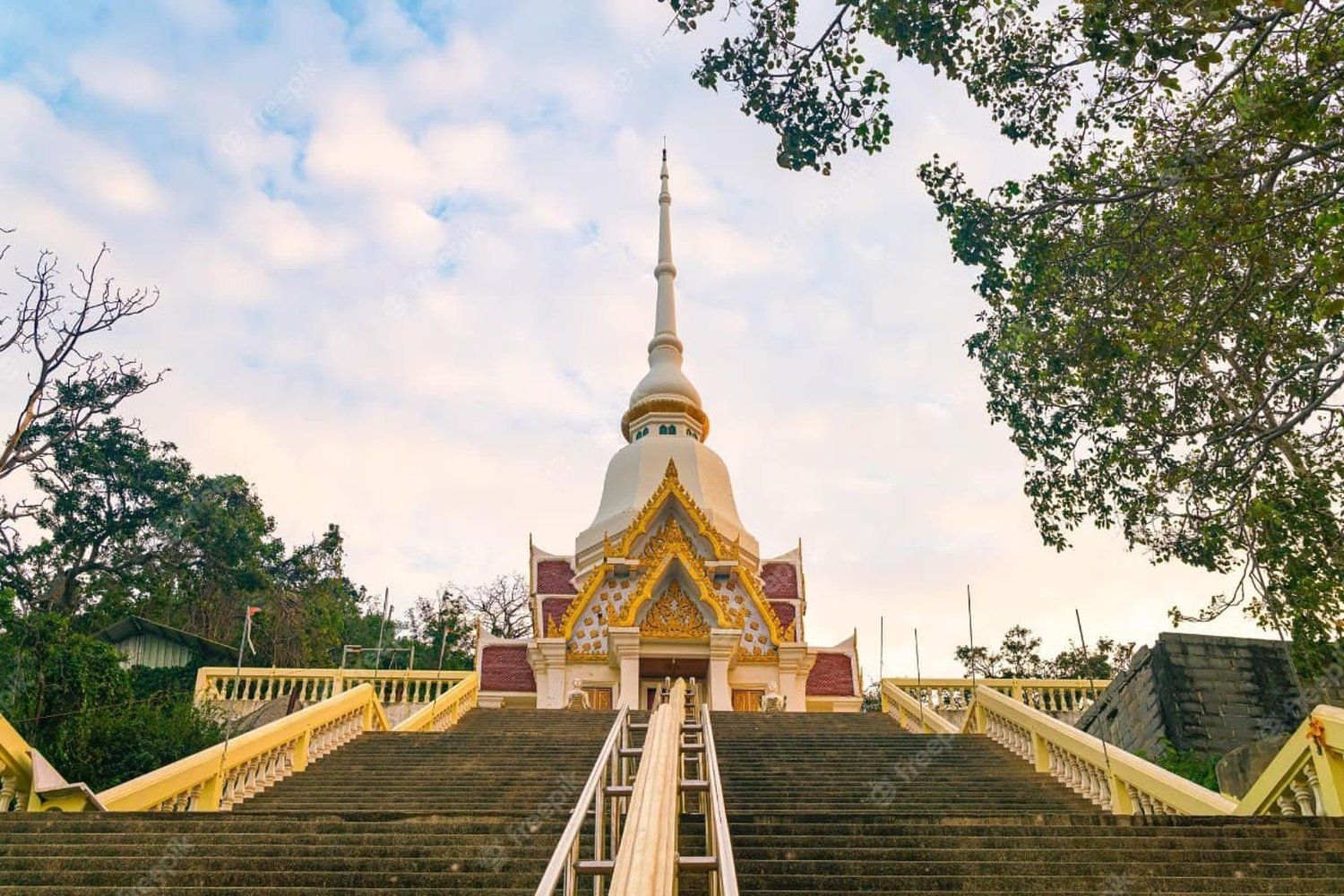 Wat Khao Takiap
