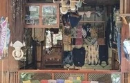 Local crafts and market details in Ban Rai reinforce the community character of the route.