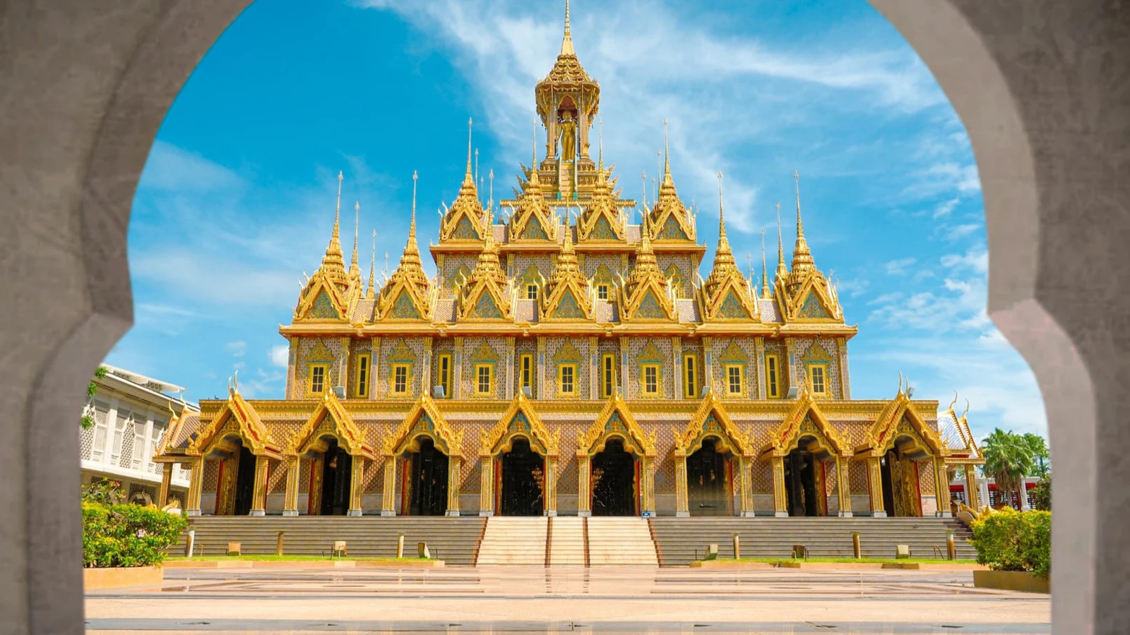 Bangkok: Uthai Thani Sacred River & Hidden Heritage Private Tour (2 Days / 1 Night)